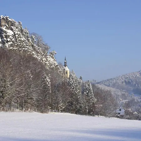 Vakantiehuis Spacious Holiday Near Bozkov With Terrace Bozkovska