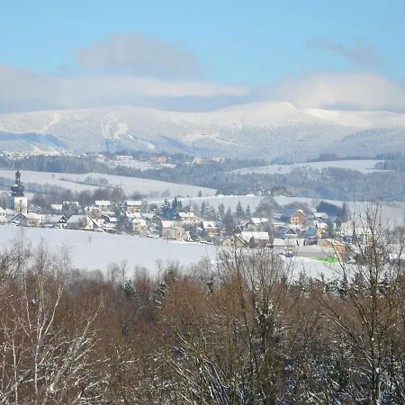 Vakantiehuis Spacious Holiday Near Bozkov With Terrace